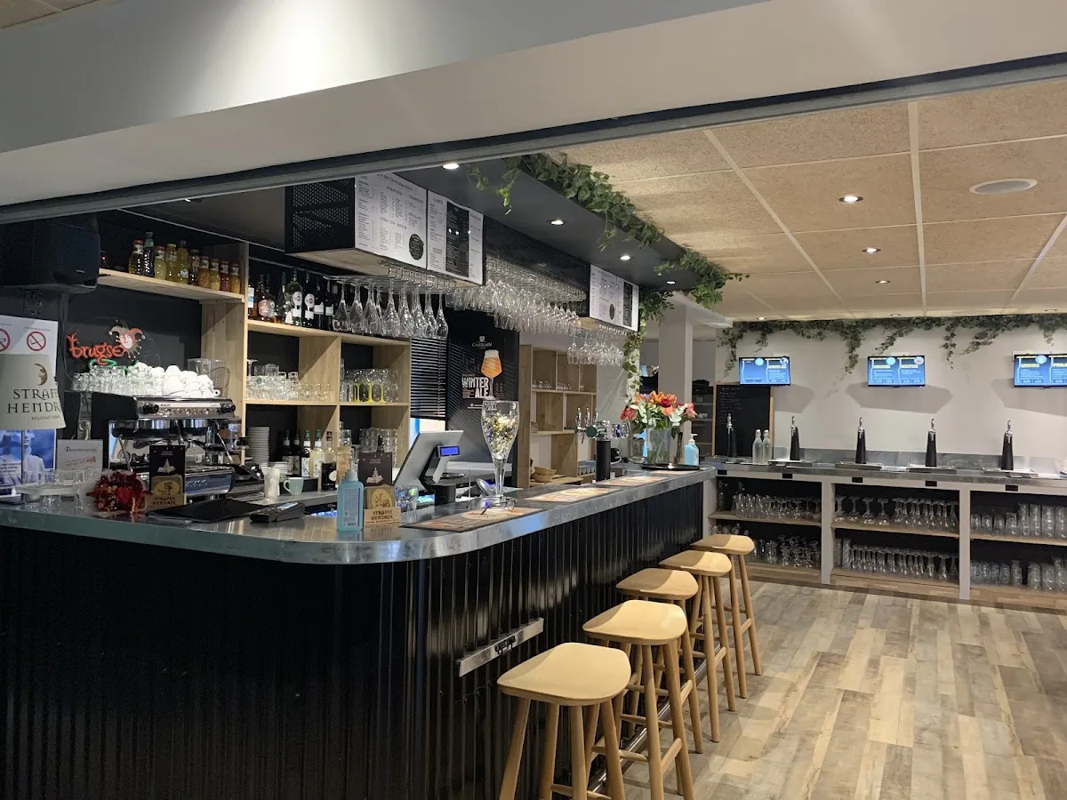 Cb's Reseau Brasserie